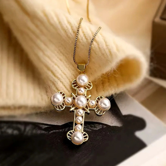 Eva Pearl Cross Gold Necklace - Picture 3 of 6